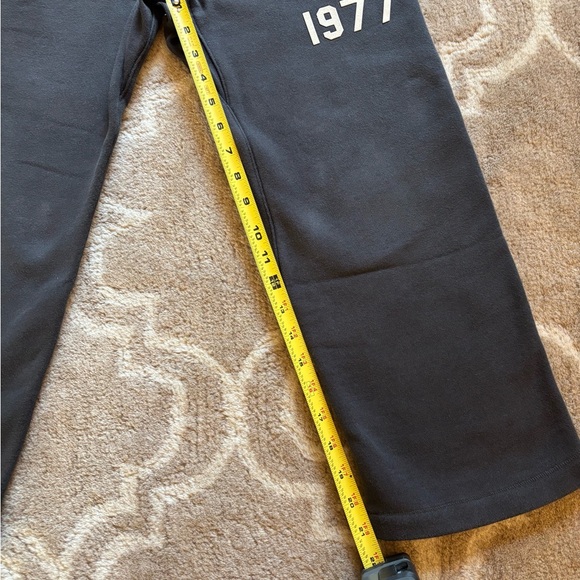 Kids Essentials Fear of God Sweatpants - Picture 5 of 8